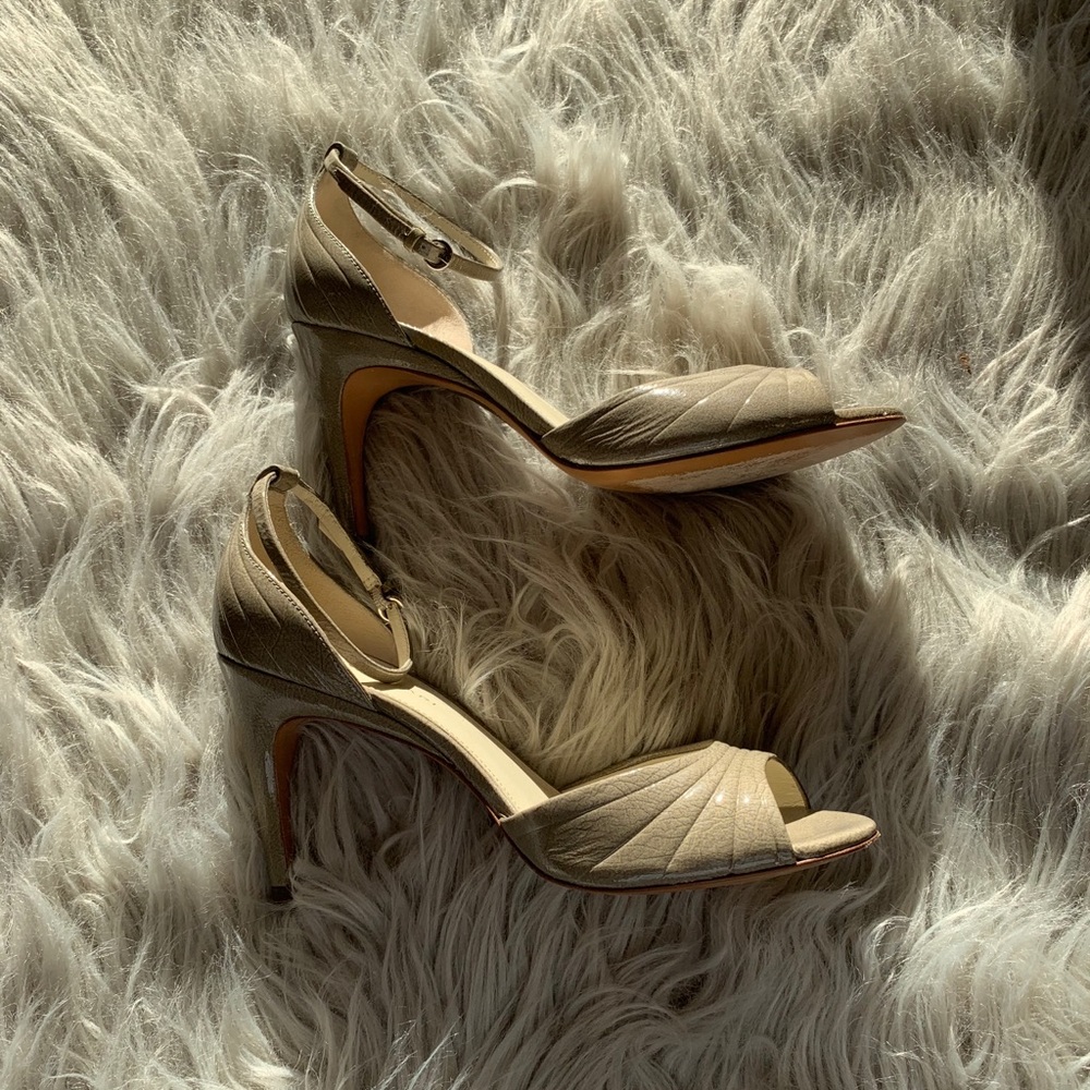 High heels - Picture 4 of 6